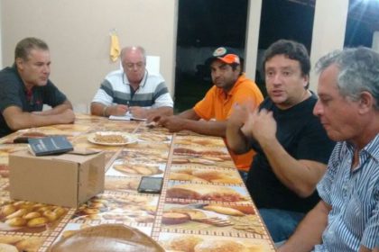 59765-reuniao-associcao-de-carros-antigos