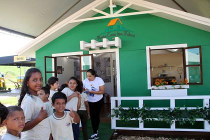 60562-visita-programas-sociais-a-stand-da-fibira-29-03-2017-1