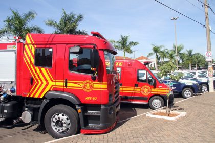 61297-gov-entrega-de-viaturas-30-05-2017-1