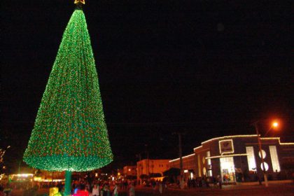 618-prefeita-abre-oficialmente-festividades-natalinas-em-tres-lagoas