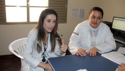 62929-medica-infectologista-e-enfermeira-do-ist-aids