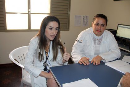 62929-medica-infectologista-e-enfermeira-do-ist-aids
