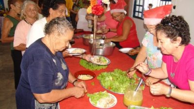 638-confraternizacao-marca-final-de-ano-para-os-idosos
