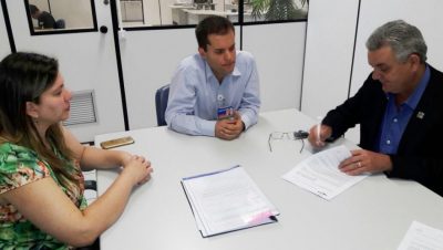 64069-assinatura-contrato-1