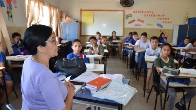 64080-professora-premio-destaque-b-24-10-2017-1