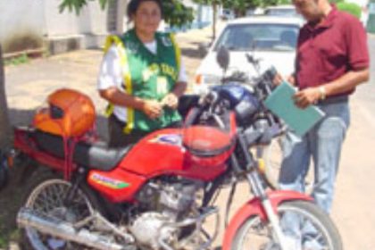 651-diretor-do-dmt-discute-mudancas-com-moto-taxistas