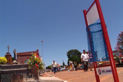 656-cidade-ganha-300-novas-lixeiras