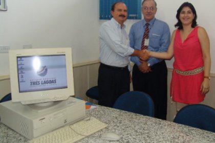 668-caixa-doa-15-computadores-a-prefeitura