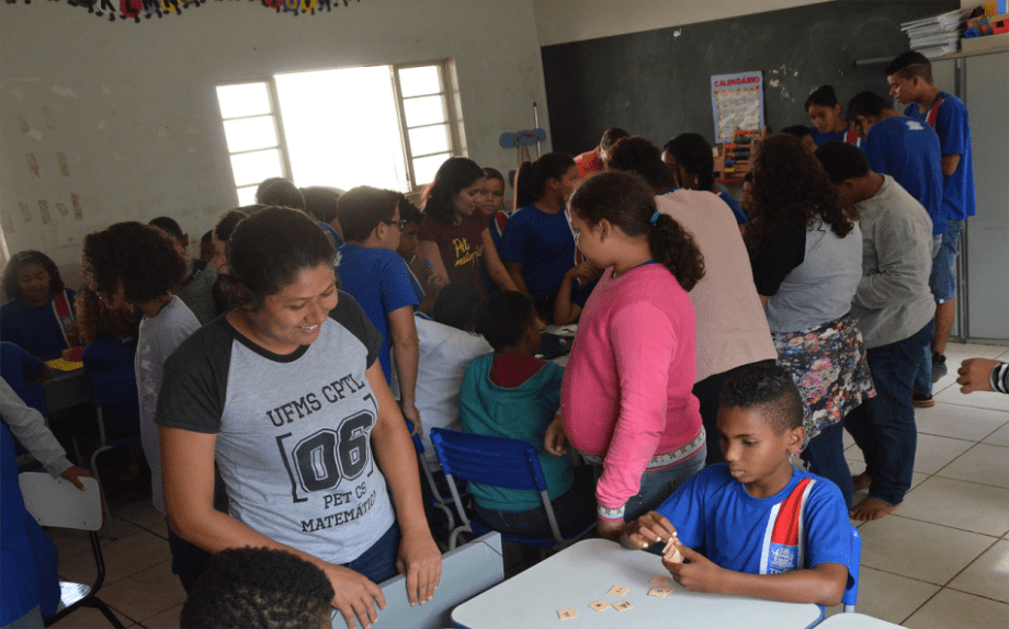 Jogos e brincadeiras no ensino fundamental da rede municipal