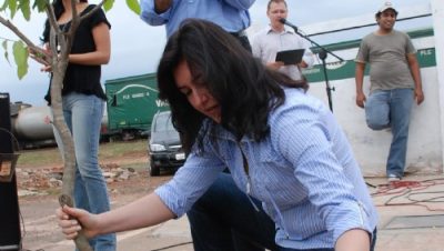 7978-dia-da-arvore-e-comemorado-com-plantio-de-novas-mudas