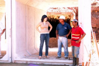 882-simone-visita-obra-de-canalizacao-do-corrego-da-onca