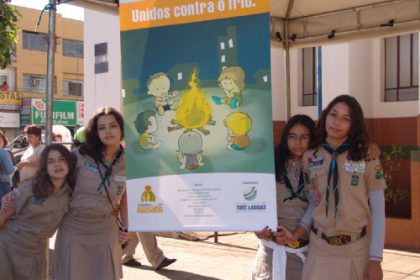 932-campanha-do-agasalho-realiza-acao-no-centro-da-cidade