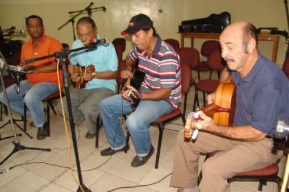 979-musicos-reunem-se-para-falar-da-2-noite-da-seresta