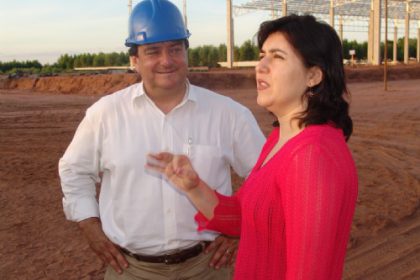982-prefeita-visita-instalacoes-da-metalfrio