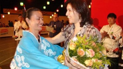 995-simone-prestigia-abertura-da-35-festa-do-bon-odori