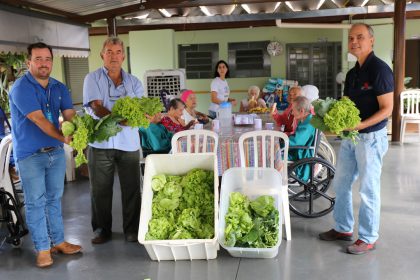 Entrega de Verduras no Lar dos Idosos 03-05-2019 (11)