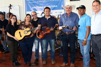 Entrega de instrumentos Cultura (1)