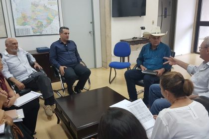 Reuniao Prefeito e Secretario de Estado