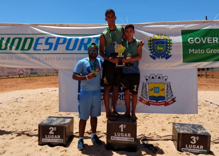 Basquete masculino define primeiros finalistas dos Jogos Escolares